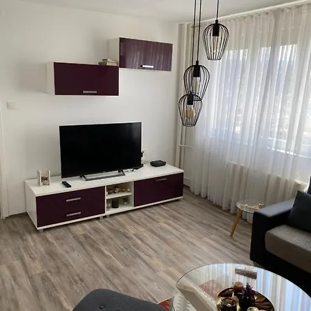 Apartment Lovely And Cosy 1-bedroom