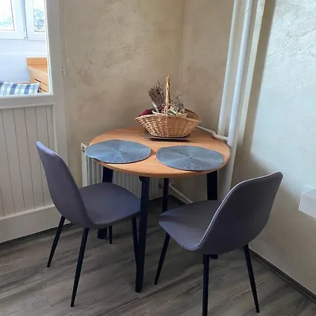 شقة Lovely And Cosy 1-bedroom *